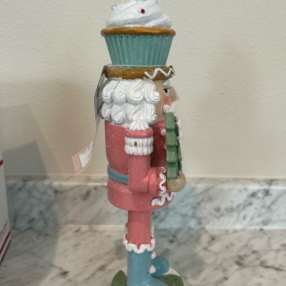 Cupcakes And Cashmere Cupcake Nutcracker-NWT - Picture 7 of 7
